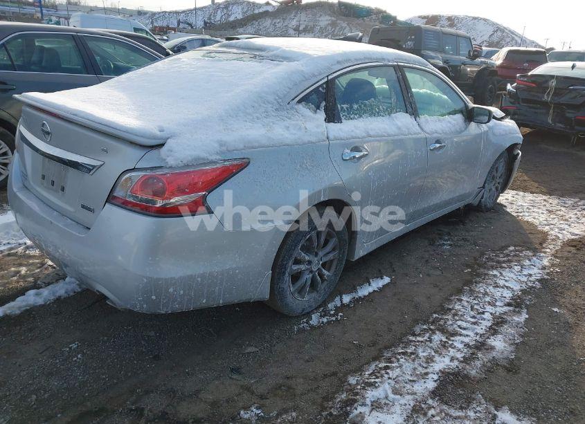 Photo 4 of 2015 Nissan Altima 2.5 S (VIN 1N4AL3AP9FC592830)