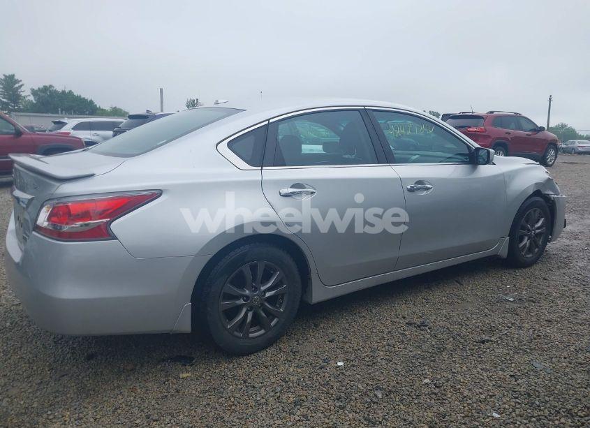 Photo 13 of 2015 Nissan Altima 2.5 S (VIN 1N4AL3AP9FC599003)