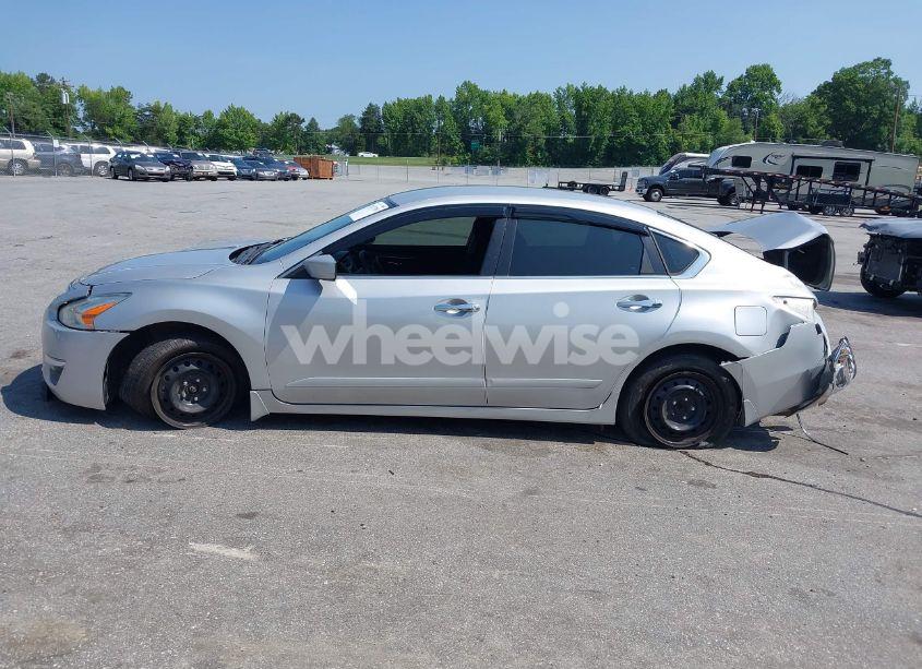 Photo 15 of 2015 Nissan Altima 2.5 S (VIN 1N4AL3AP9FN304289)