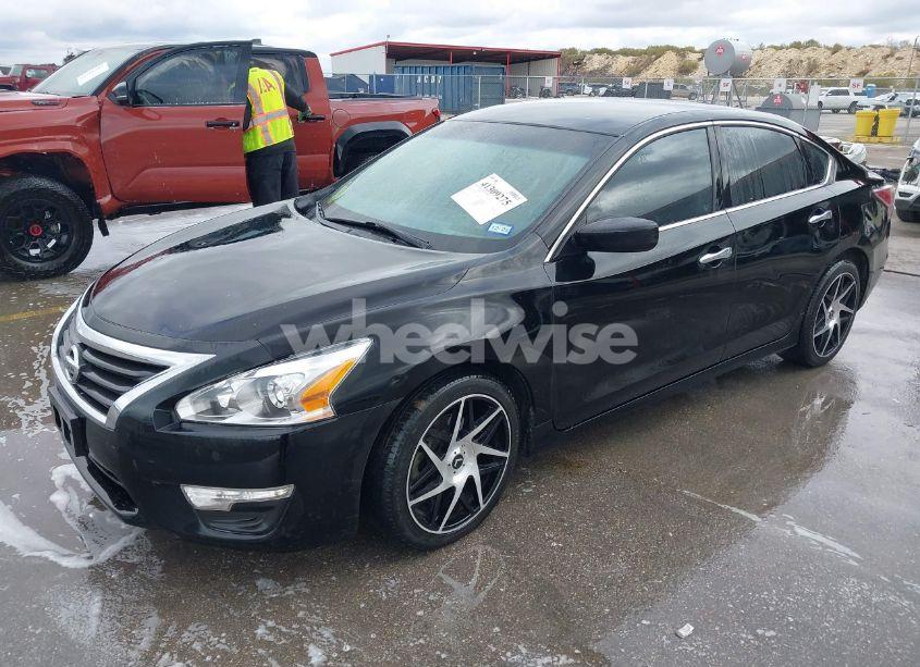 Photo 2 of 2015 Nissan Altima 2.5/2.5 S/2.5 SL/2.5 SV (VIN 1N4AL3AP9FN313252)