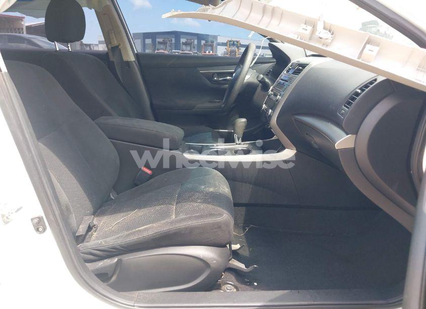 Photo 5 of 2015 Nissan Altima 2.5 S (VIN 1N4AL3AP9FN321531)