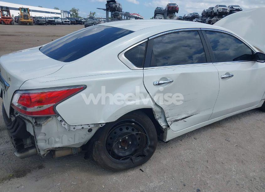 Photo 6 of 2015 Nissan Altima 2.5 S (VIN 1N4AL3AP9FN321531)