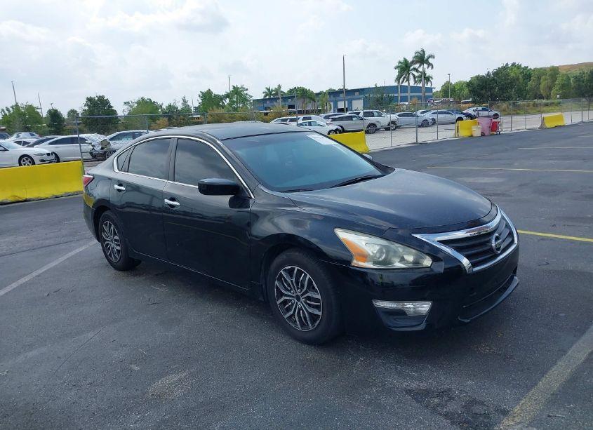 2015 Nissan Altima 2.5/2.5 S/2.5 SL/2.5 SV (VIN 1N4AL3AP9FN321853) main photo