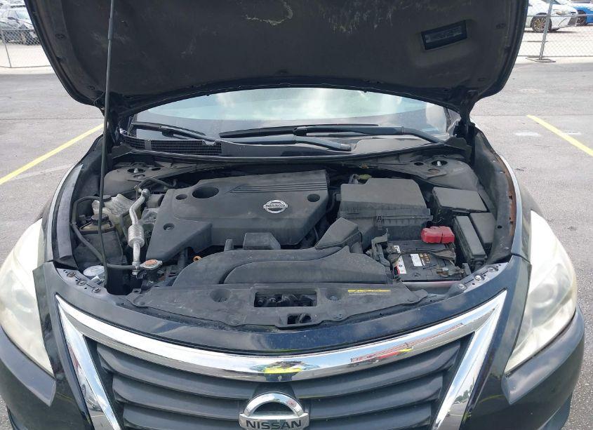 Photo 10 of 2015 Nissan Altima 2.5/2.5 S/2.5 SL/2.5 SV (VIN 1N4AL3AP9FN321853)