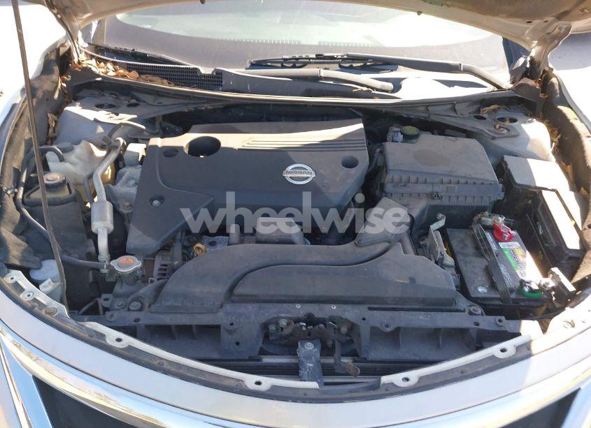 Photo 10 of 2015 Nissan Altima 2.5/2.5 S/2.5 SL/2.5 SV (VIN 1N4AL3AP9FN330956)