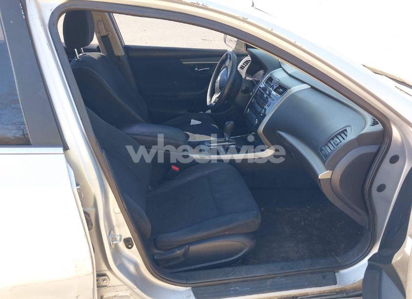 Photo 5 of 2015 Nissan Altima 2.5/2.5 S/2.5 SL/2.5 SV (VIN 1N4AL3AP9FN330956)
