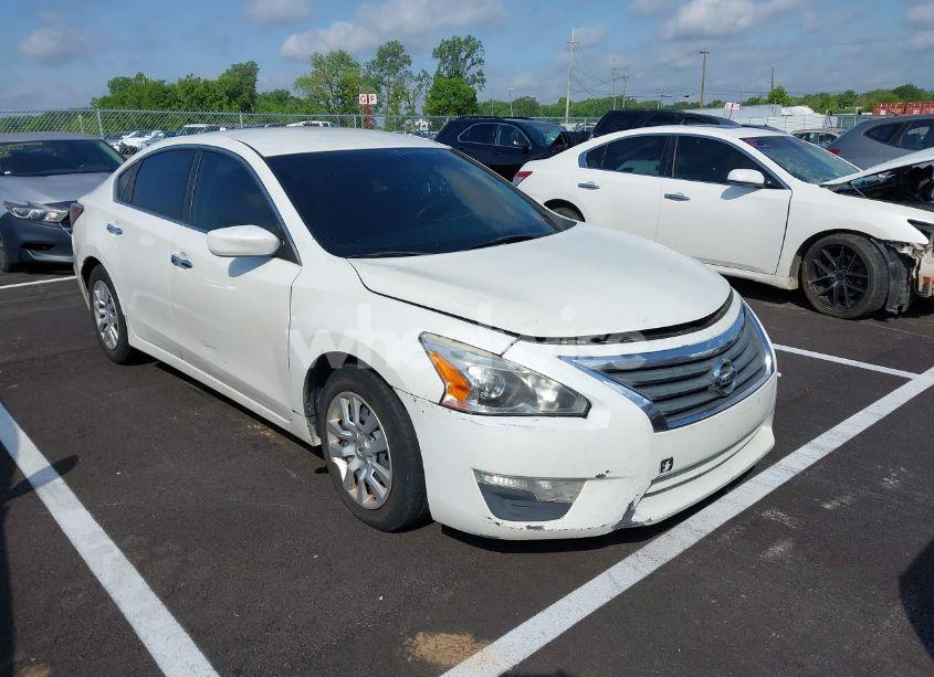 2015 Nissan Altima 2.5/2.5 S/2.5 SL/2.5 SV (VIN 1N4AL3AP9FN346249) main photo