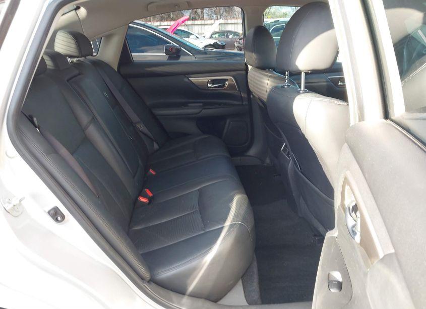 Photo 8 of 2015 Nissan Altima 2.5 SL (VIN 1N4AL3AP9FN353976)