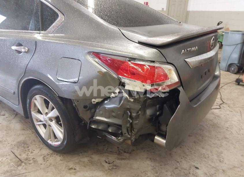 Photo 17 of 2015 Nissan Altima 2.5 SL (VIN 1N4AL3AP9FN365982)