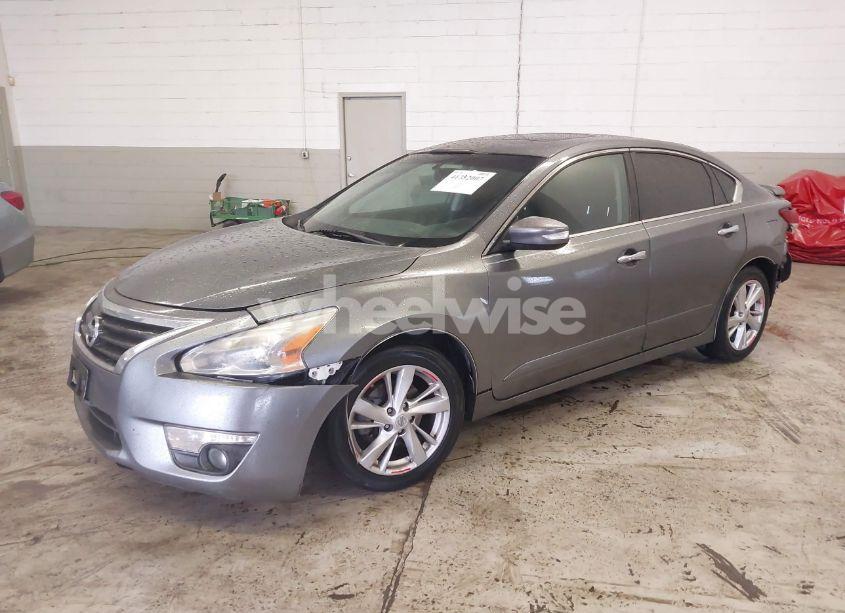 Photo 2 of 2015 Nissan Altima 2.5 SL (VIN 1N4AL3AP9FN365982)