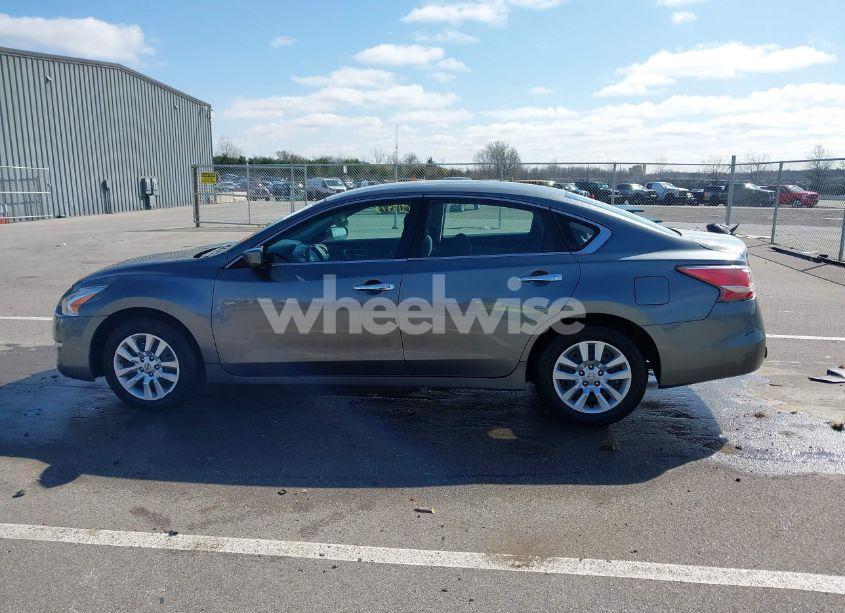 Photo 14 of 2015 Nissan Altima 2.5/2.5 S/2.5 SL/2.5 SV (VIN 1N4AL3AP9FN389523)