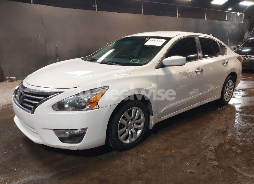 Photo 2 of 2015 Nissan Altima 2.5 S (VIN 1N4AL3AP9FN407633)
