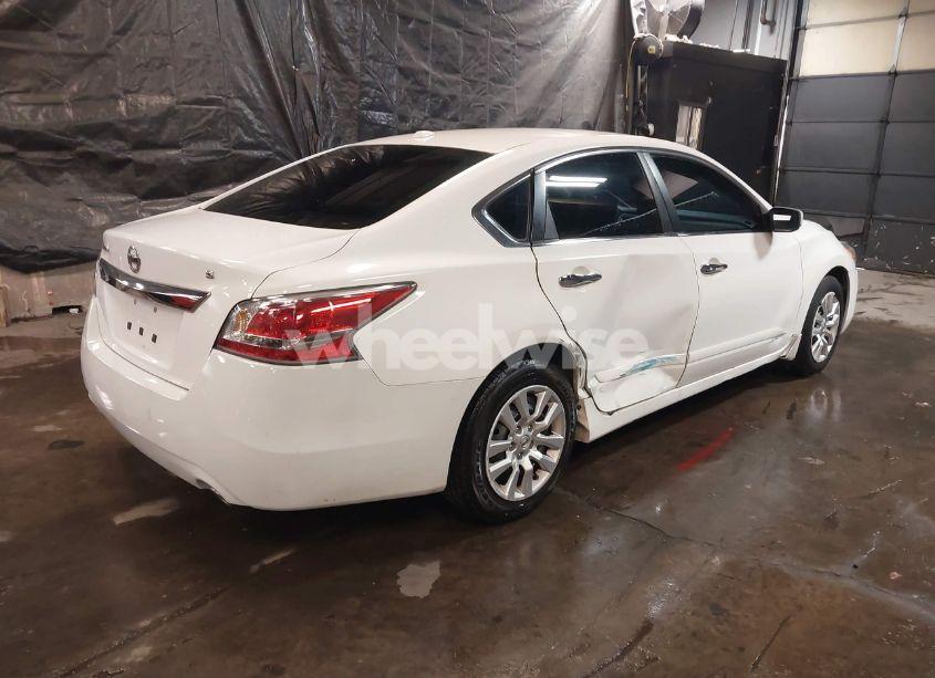 Photo 4 of 2015 Nissan Altima 2.5 S (VIN 1N4AL3AP9FN407633)