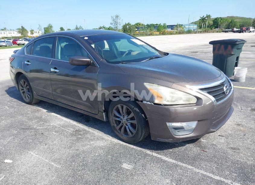 2015 Nissan Altima 2.5 S (VIN 1N4AL3AP9FN914550) main photo