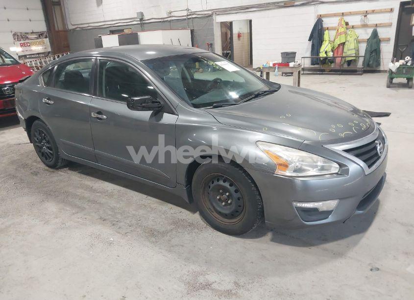 2015 Nissan Altima 2.5 S (VIN 1N4AL3AP9FN920672) main photo