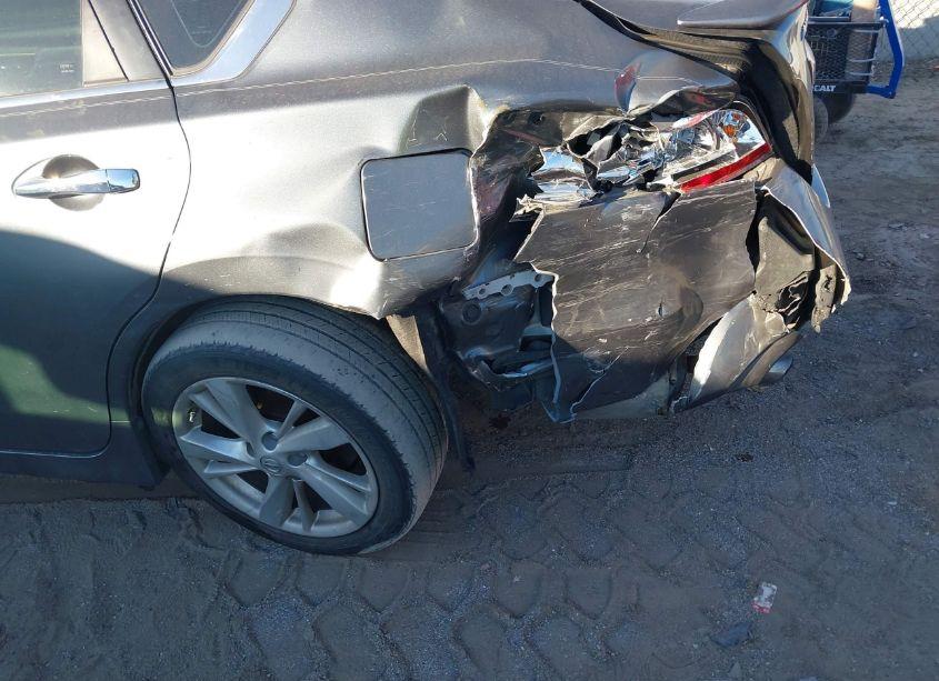 Photo 6 of 2015 Nissan Altima 2.5 SL (VIN 1N4AL3AP9FN922079)