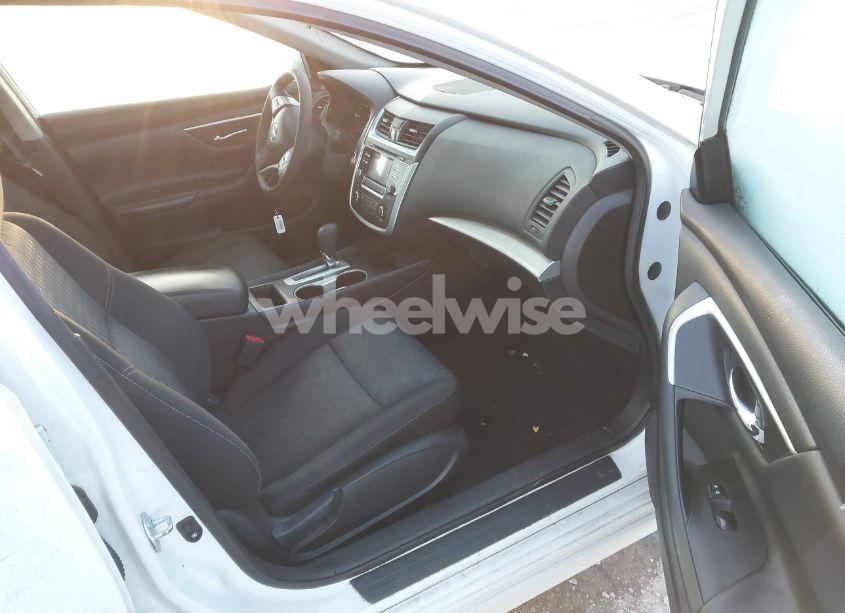 Photo 5 of 2016 Nissan Altima 2.5/2.5 S/2.5 SL/2.5 SR/2.5 SV (VIN 1N4AL3AP9GC110505)