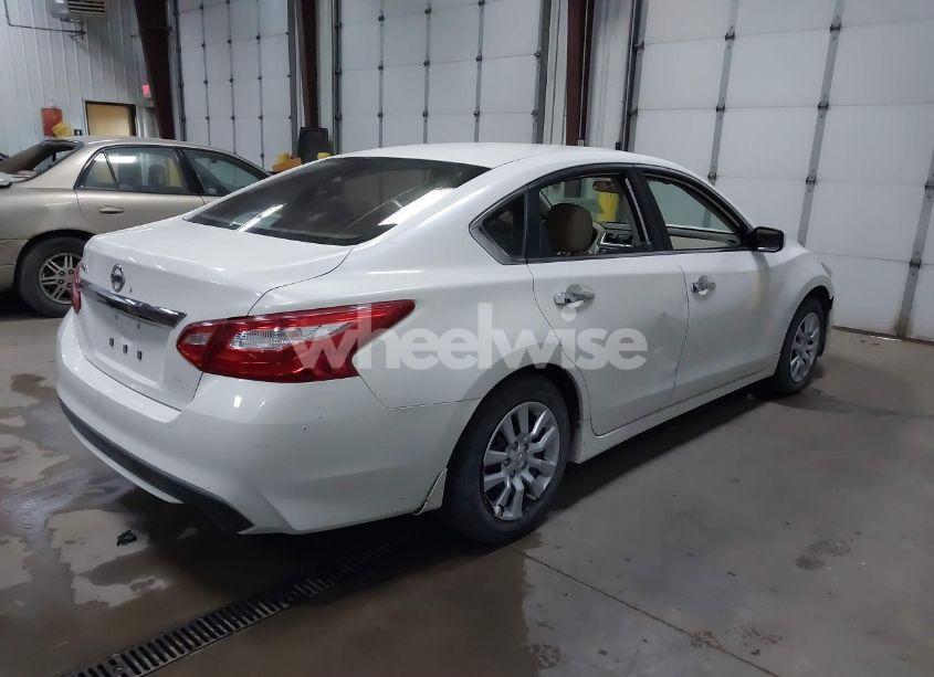 Photo 4 of 2016 Nissan Altima 2.5/2.5 S/2.5 SL/2.5 SR/2.5 SV (VIN 1N4AL3AP9GC150406)