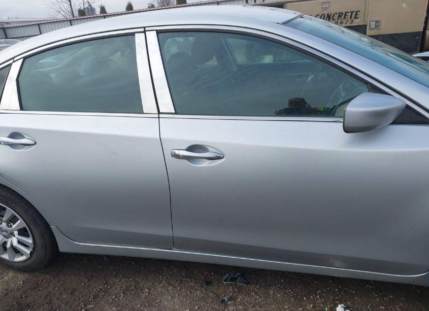 Photo 14 of 2016 Nissan Altima 2.5/2.5 S/2.5 SL/2.5 SR/2.5 SV (VIN 1N4AL3AP9GC201242)