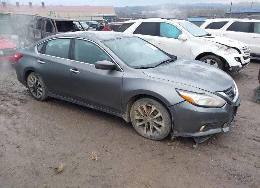 2016 Nissan Altima 2.5 SV (VIN 1N4AL3AP9GC204173) main photo