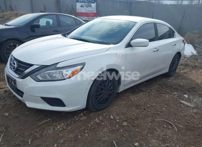 Photo 2 of 2016 Nissan Altima 2.5/2.5 S/2.5 SL/2.5 SR/2.5 SV (VIN 1N4AL3AP9GC214539)