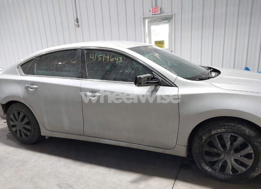 Photo 13 of 2016 Nissan Altima 2.5/2.5 S/2.5 SL/2.5 SR/2.5 SV (VIN 1N4AL3AP9GC223192)