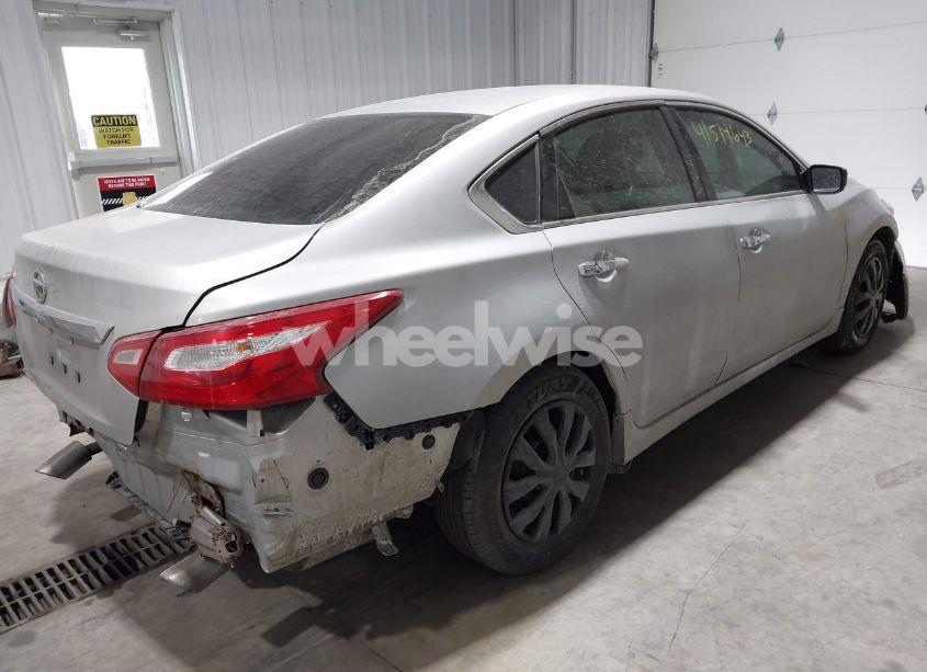 Photo 4 of 2016 Nissan Altima 2.5/2.5 S/2.5 SL/2.5 SR/2.5 SV (VIN 1N4AL3AP9GC223192)
