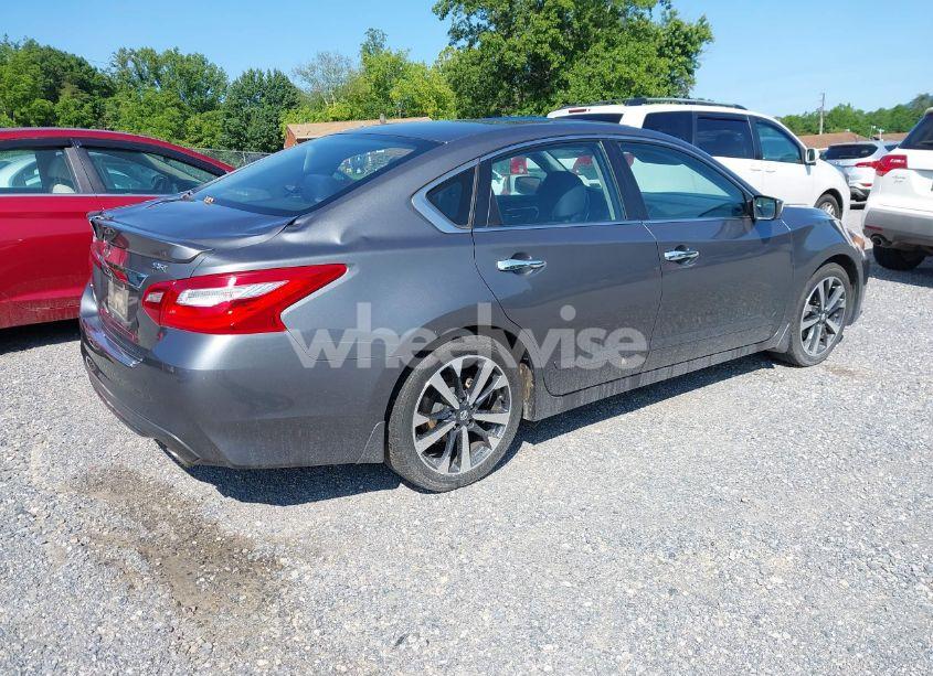 Photo 4 of 2016 Nissan Altima 2.5 SR (VIN 1N4AL3AP9GC223757)