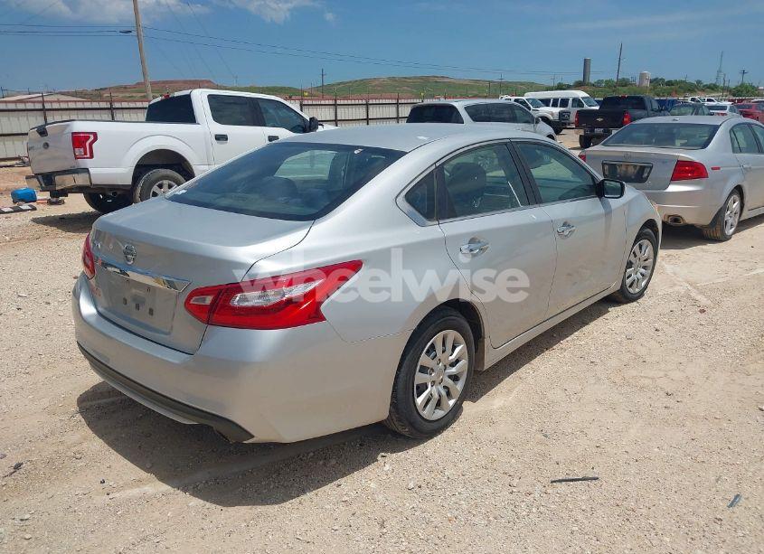 Photo 4 of 2016 Nissan Altima 2.5/2.5 S/2.5 SL/2.5 SR/2.5 SV (VIN 1N4AL3AP9GC225279)