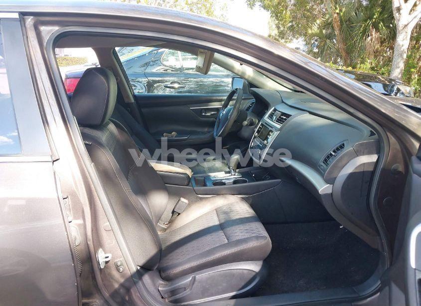 Photo 5 of 2016 Nissan Altima 2.5/2.5 S/2.5 SL/2.5 SR/2.5 SV (VIN 1N4AL3AP9GC229347)