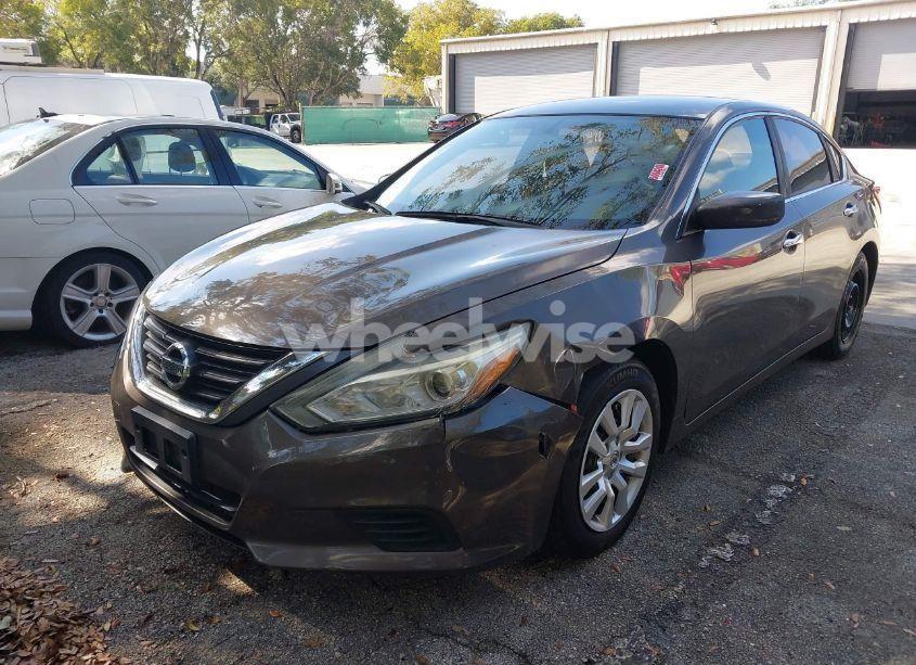 Photo 6 of 2016 Nissan Altima 2.5/2.5 S/2.5 SL/2.5 SR/2.5 SV (VIN 1N4AL3AP9GC229347)