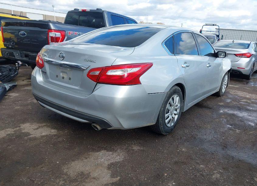 Photo 4 of 2016 Nissan Altima 2.5/2.5 S/2.5 SL/2.5 SR/2.5 SV (VIN 1N4AL3AP9GC245631)