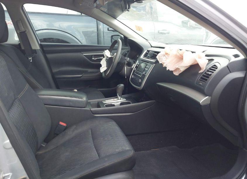 Photo 5 of 2016 Nissan Altima 2.5/2.5 S/2.5 SL/2.5 SR/2.5 SV (VIN 1N4AL3AP9GC245631)