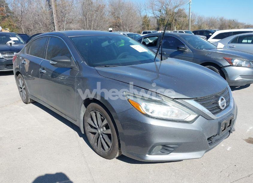 2016 Nissan Altima 2.5 SV (VIN 1N4AL3AP9GC250487) main photo