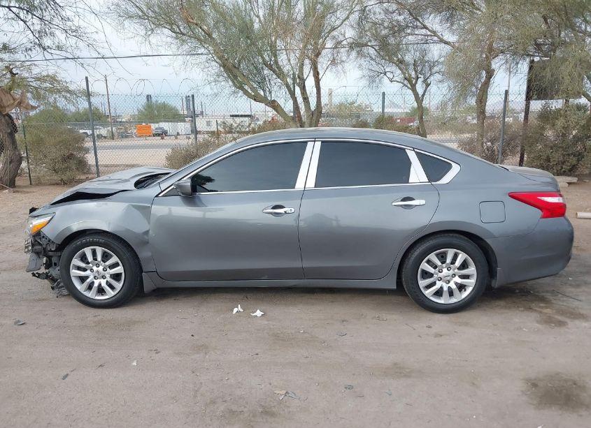 Photo 15 of 2016 Nissan Altima 2.5 S (VIN 1N4AL3AP9GC260517)