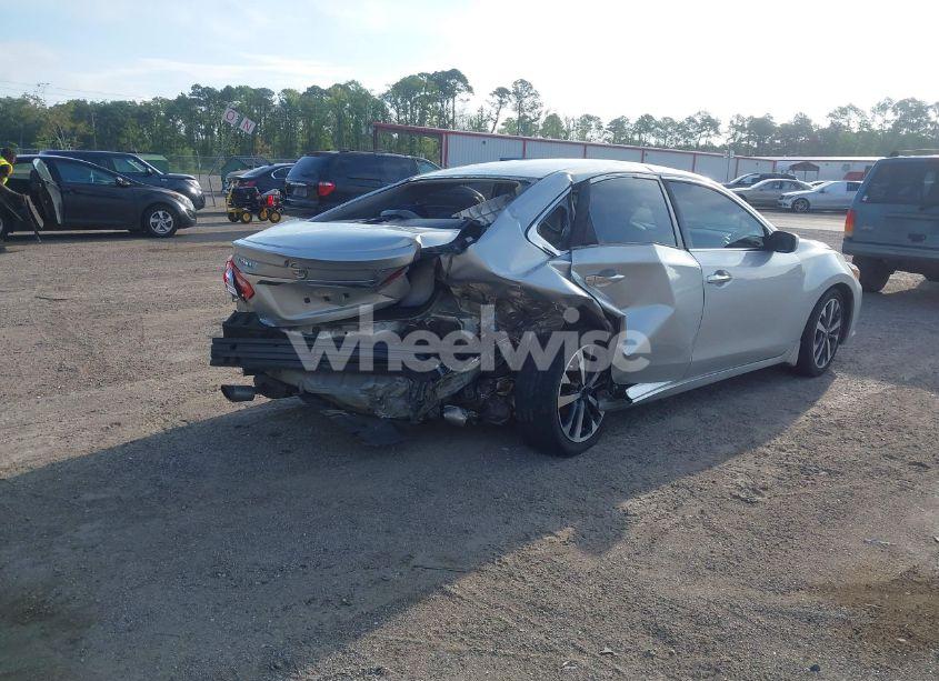 Photo 4 of 2016 Nissan Altima 2.5 SR (VIN 1N4AL3AP9GC277740)