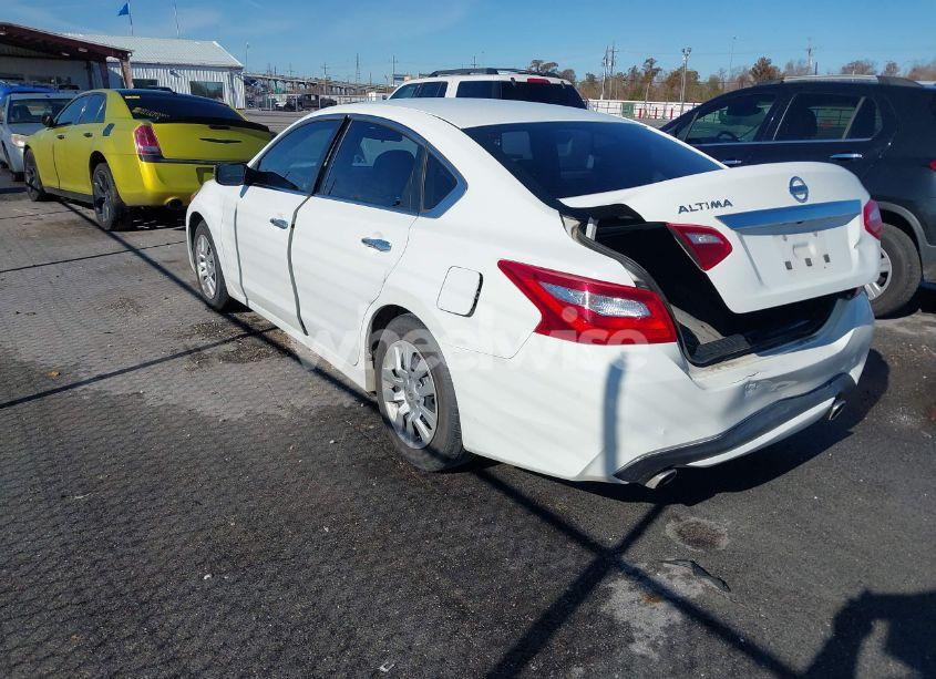 Photo 3 of 2016 Nissan Altima 2.5/2.5 S/2.5 SL/2.5 SR/2.5 SV (VIN 1N4AL3AP9GN318162)