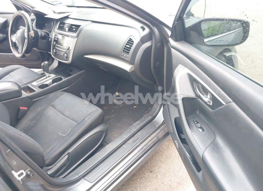 Photo 5 of 2016 Nissan Altima 2.5/2.5 S/2.5 SL/2.5 SR/2.5 SV (VIN 1N4AL3AP9GN331607)