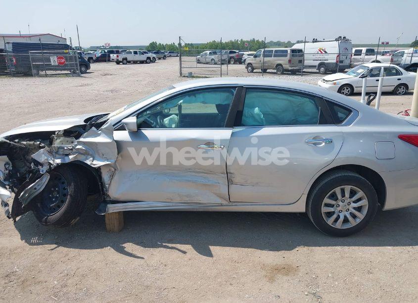 Photo 14 of 2016 Nissan Altima 2.5/2.5 S/2.5 SL/2.5 SR/2.5 SV (VIN 1N4AL3AP9GN346365)