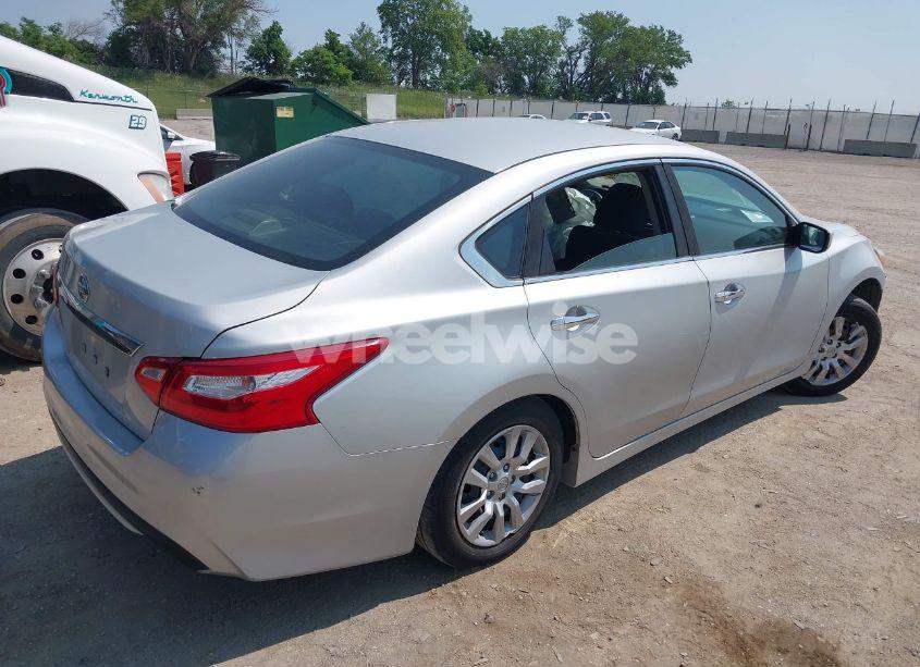 Photo 4 of 2016 Nissan Altima 2.5/2.5 S/2.5 SL/2.5 SR/2.5 SV (VIN 1N4AL3AP9GN346365)