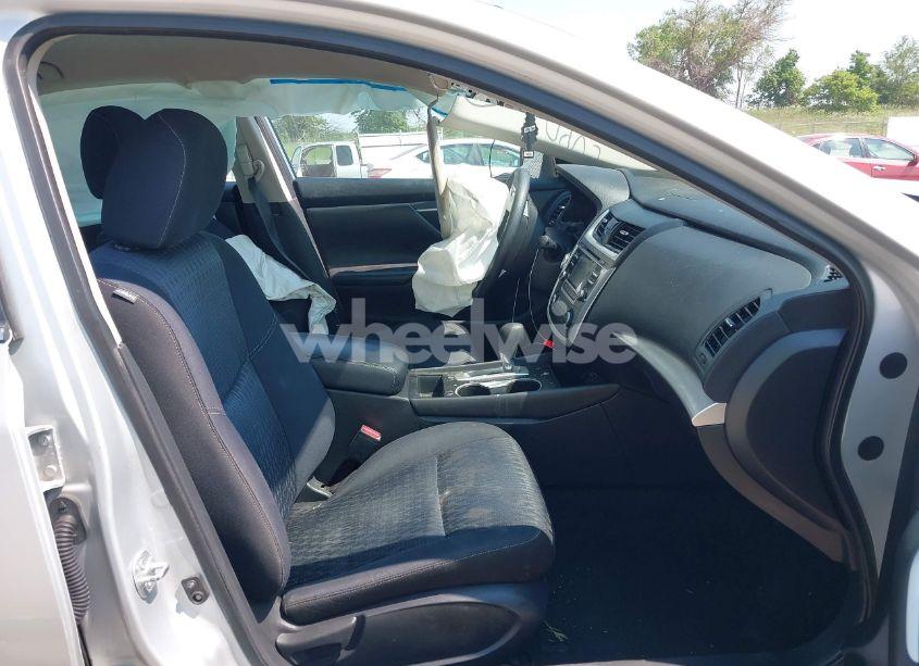 Photo 5 of 2016 Nissan Altima 2.5/2.5 S/2.5 SL/2.5 SR/2.5 SV (VIN 1N4AL3AP9GN346365)