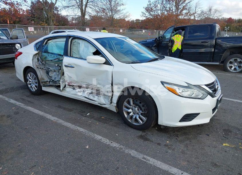 2016 Nissan Altima 2.5 S (VIN 1N4AL3AP9GN357088) main photo