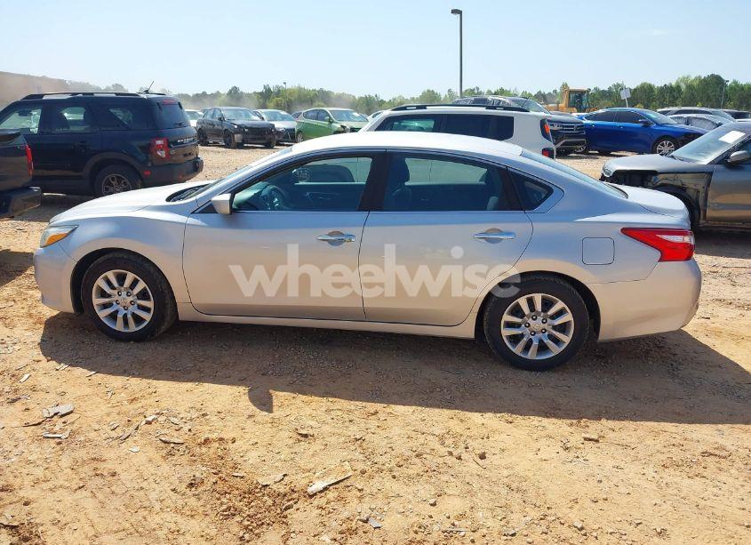 Photo 14 of 2016 Nissan Altima 2.5/2.5 S/2.5 SL/2.5 SR/2.5 SV (VIN 1N4AL3AP9GN379897)