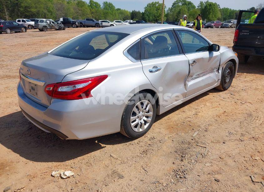 Photo 4 of 2016 Nissan Altima 2.5/2.5 S/2.5 SL/2.5 SR/2.5 SV (VIN 1N4AL3AP9GN379897)