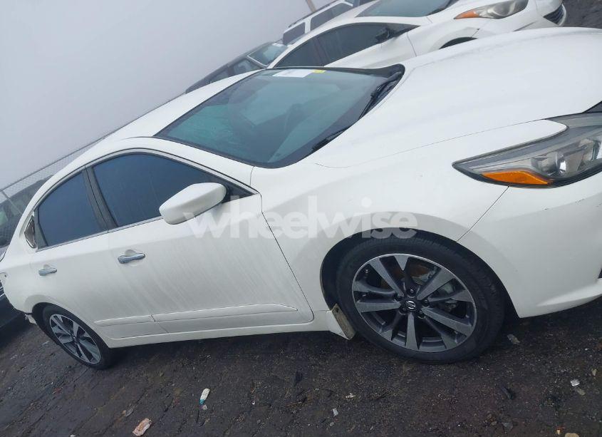 Photo 14 of 2016 Nissan Altima 2.5 SR (VIN 1N4AL3AP9GN386249)