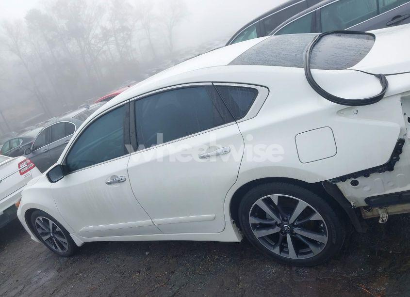 Photo 15 of 2016 Nissan Altima 2.5 SR (VIN 1N4AL3AP9GN386249)