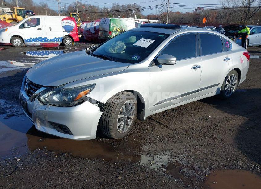 Photo 2 of 2017 Nissan Altima 2.5 SL (VIN 1N4AL3AP9HC109839)