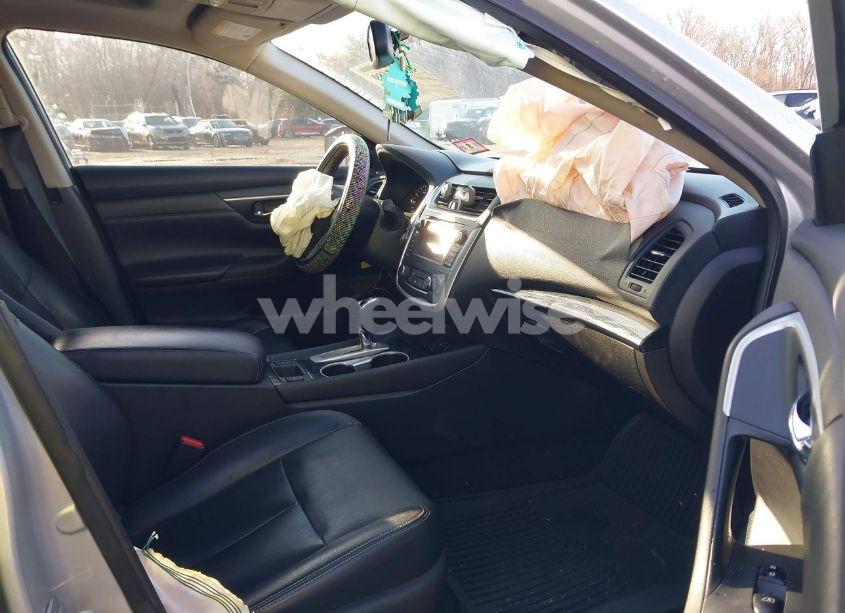 Photo 5 of 2017 Nissan Altima 2.5 SL (VIN 1N4AL3AP9HC109839)