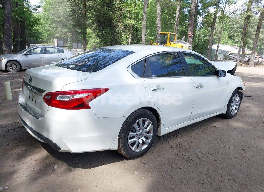 Photo 4 of 2017 Nissan Altima 2.5 S (VIN 1N4AL3AP9HC122400)