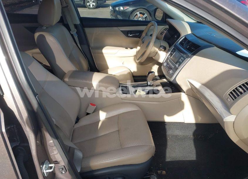 Photo 5 of 2017 Nissan Altima 2.5 SL (VIN 1N4AL3AP9HC133798)